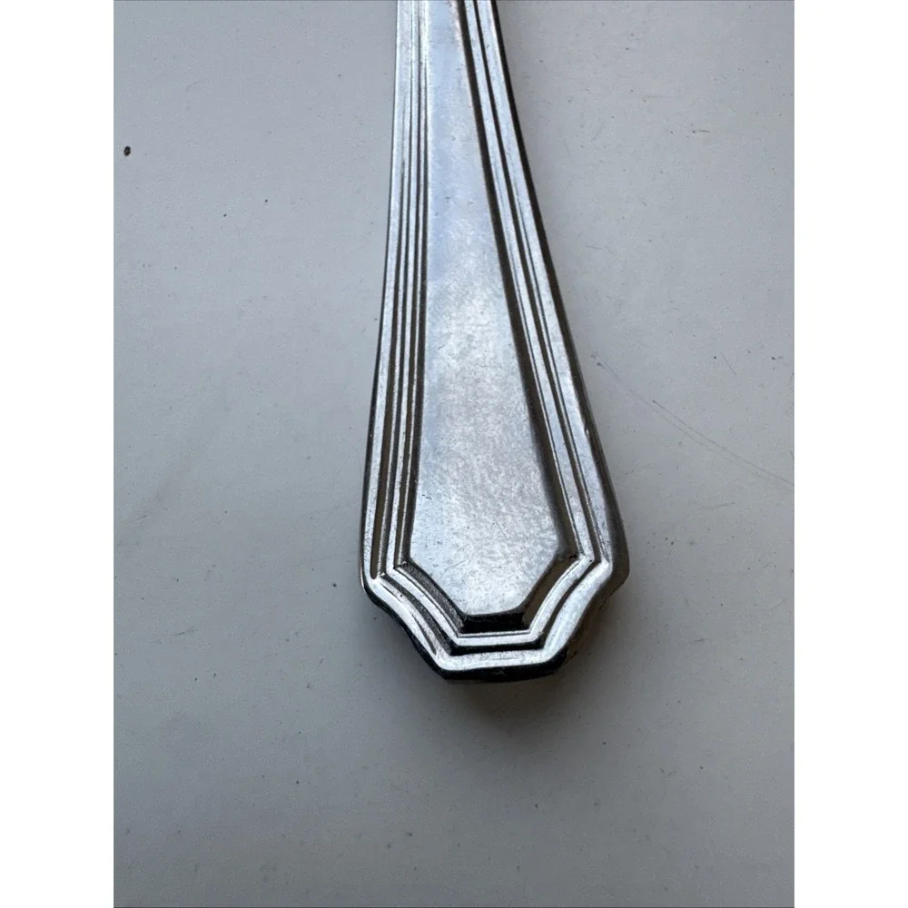 Wallace Arlington  Butter Knife 18/10 Stainless Flatware Outlined Edge Glossy